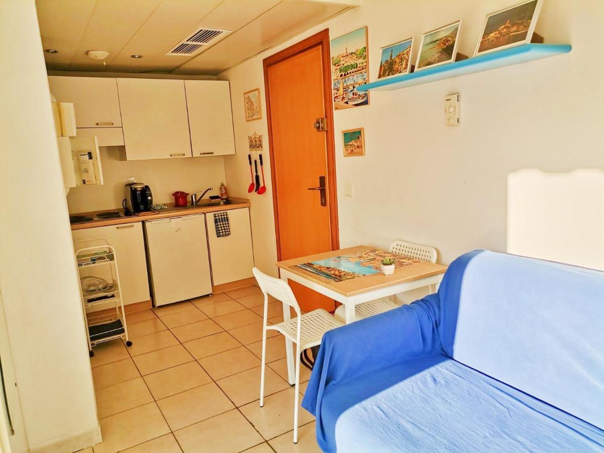 Menton Bord De Mer Studio Calme Avec Balcon, Ascenseur, Climatisation, Ideal Location Quiet Near Sea, Balcony, Elevator, Ac Kültér fotó
